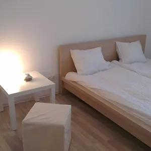 Apartament 4, Budapeszt